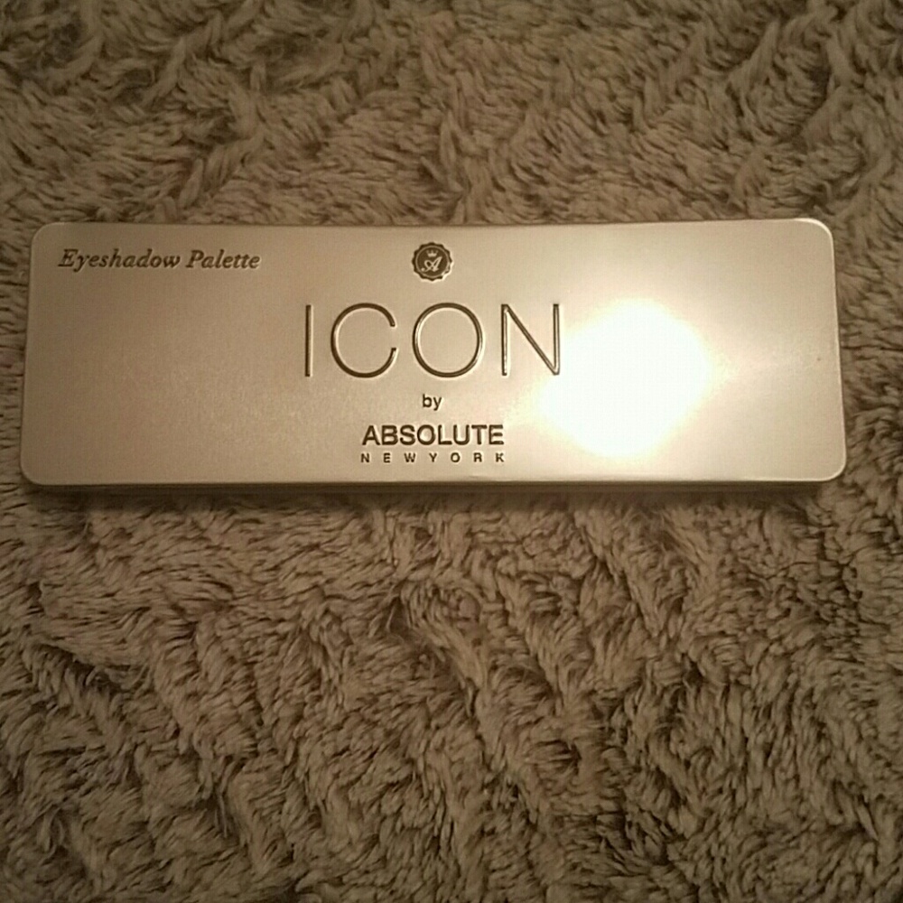 Eyeshadow palette