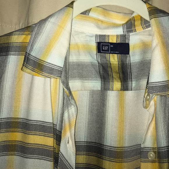 NWOT Gap button up - Picture 2 of 2