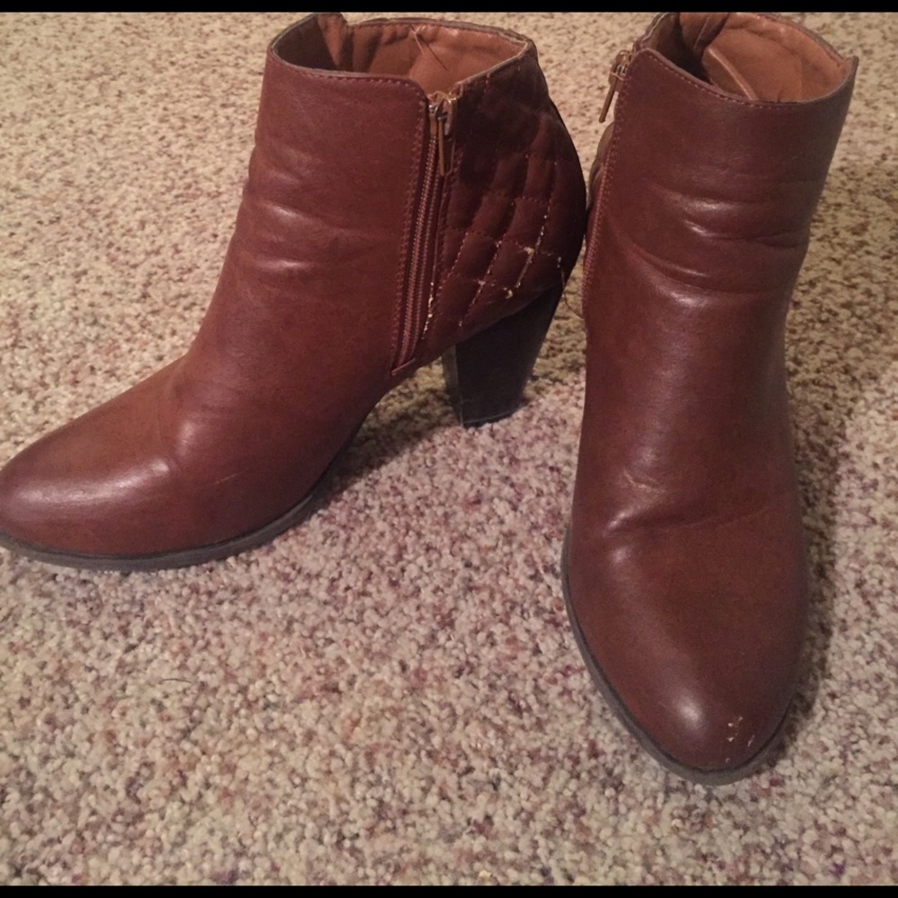 Bamboo brown bootie size 10