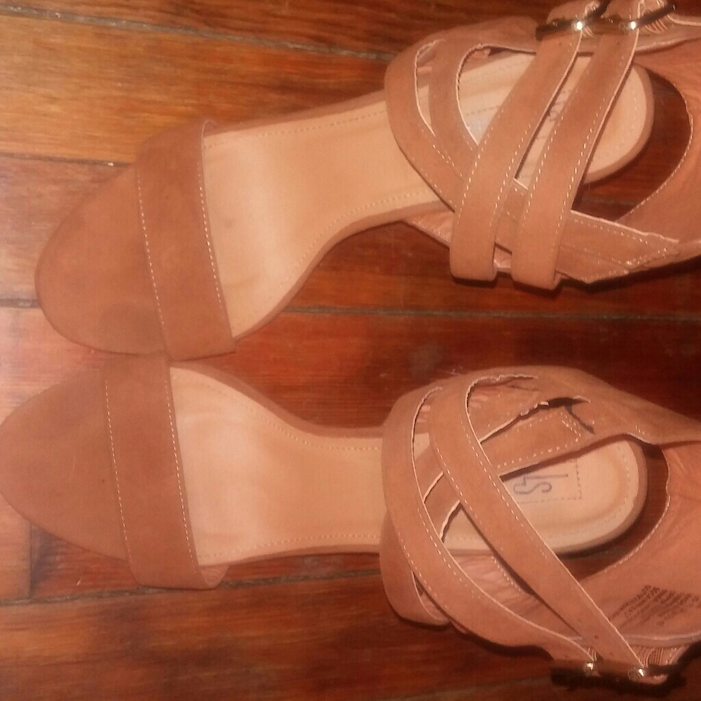 Tan block heels - Picture 2 of 3