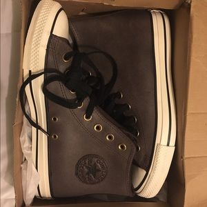 9.5 women's leather converse