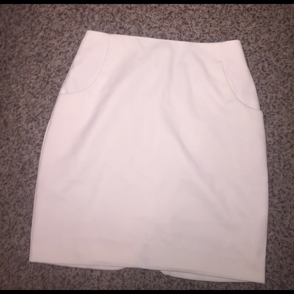 NWOT Fully lined H&M cream skirt size 6 - Picture 1 of 3