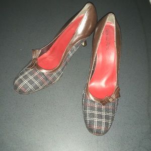 Size 9 1/2 M Pump by Isabella Fiore worn once