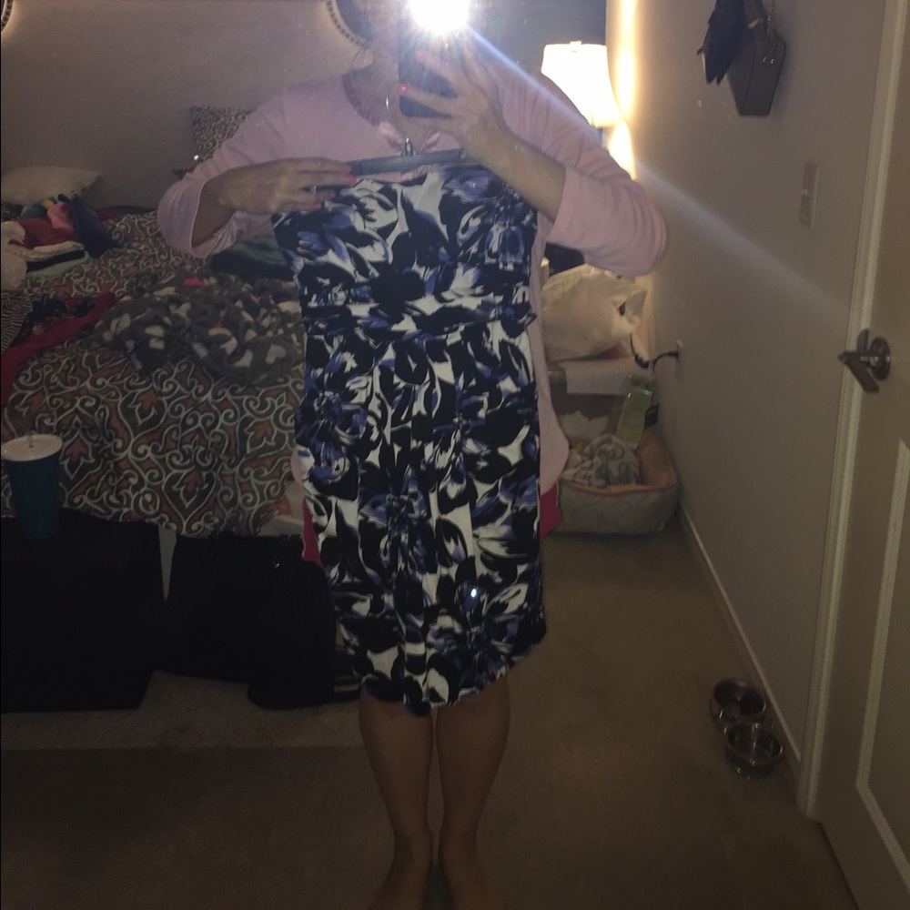 Dress - Picture 3 of 4