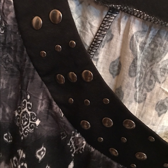 Perfect patterned blouse - Picture 2 of 4