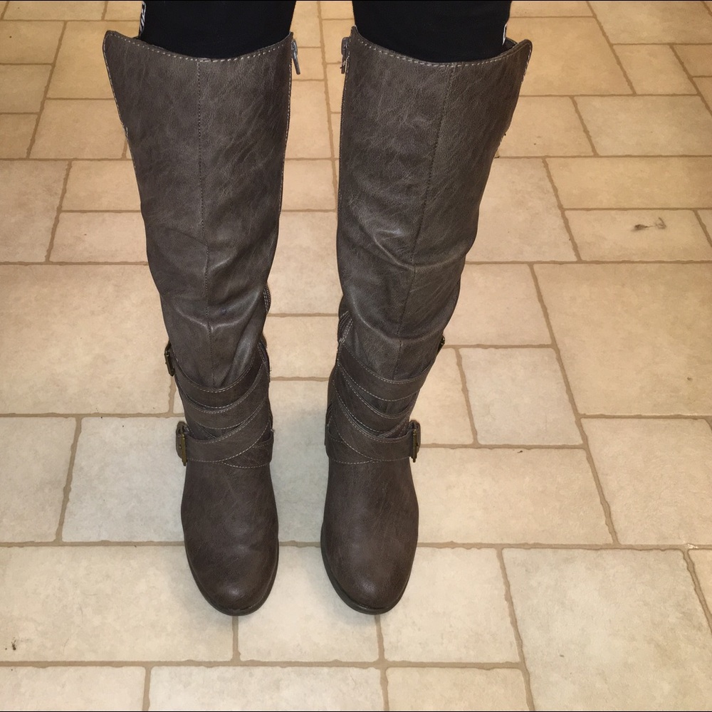 Brownish boots
