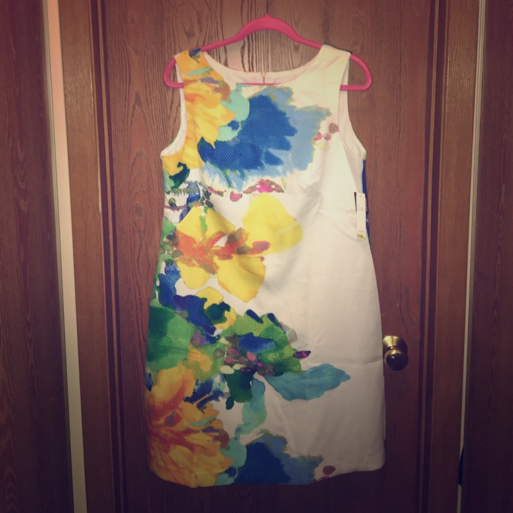 BRAND new with Tags Floral Dress size 14!! - Picture 1 of 3