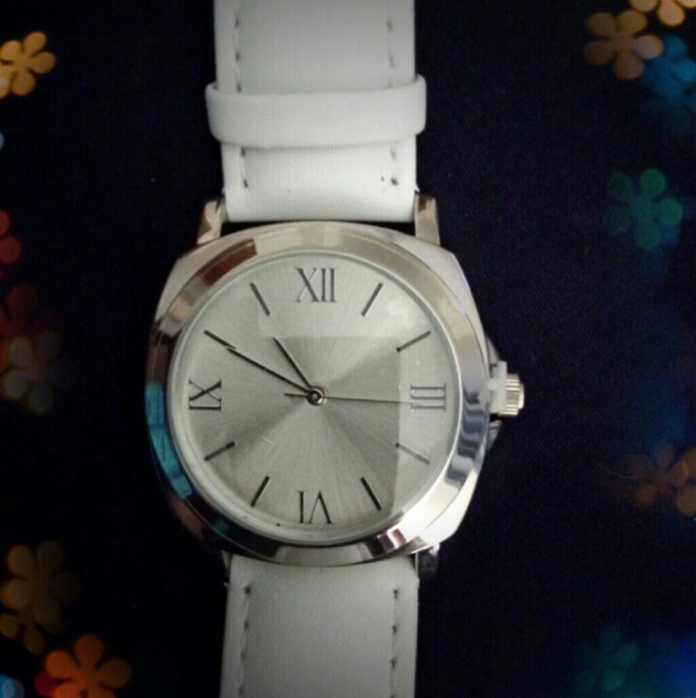 Woman's  Fashion White Watch