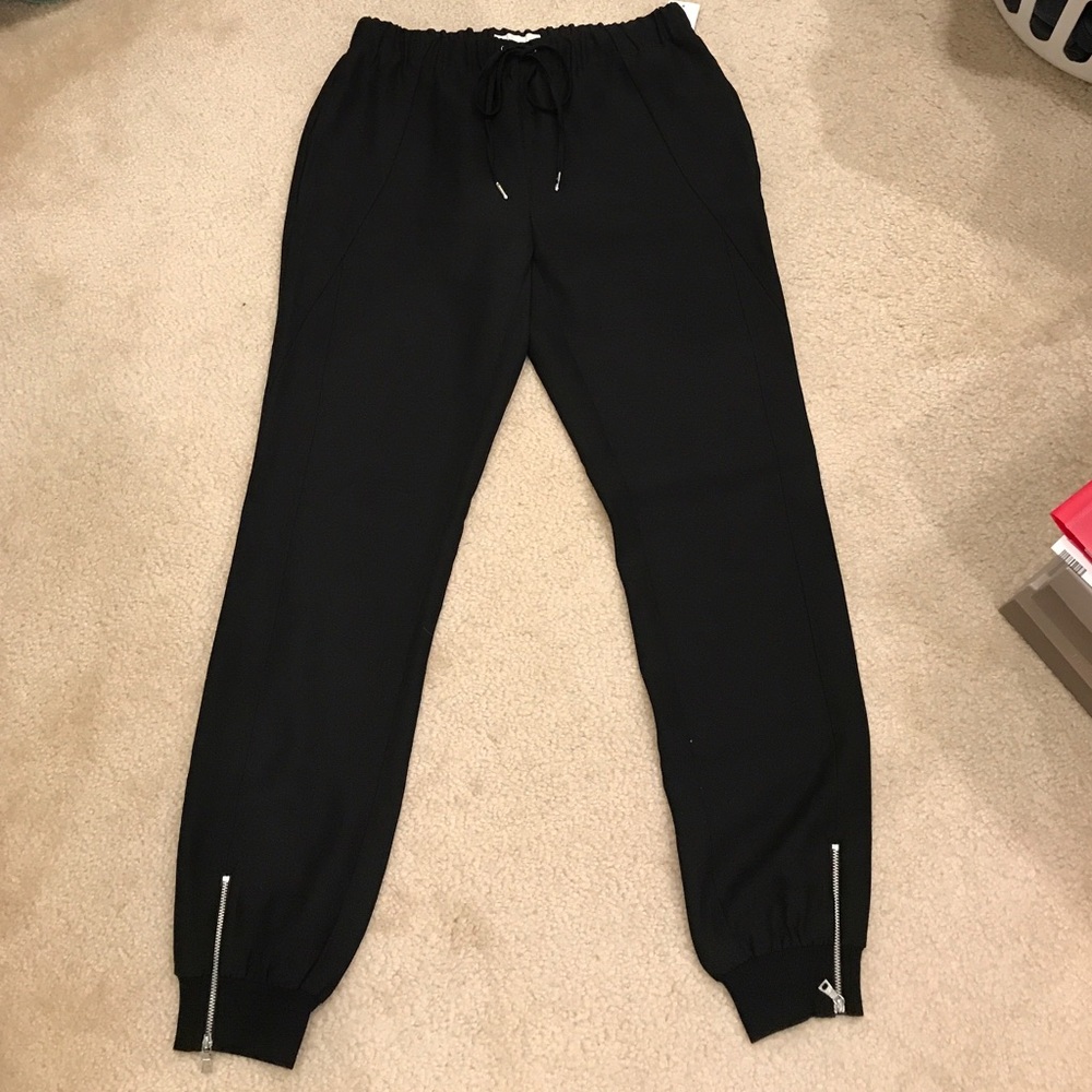 Vince Camuto joggers SZ:XS NWT!