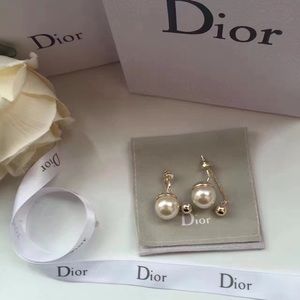 Dior earring