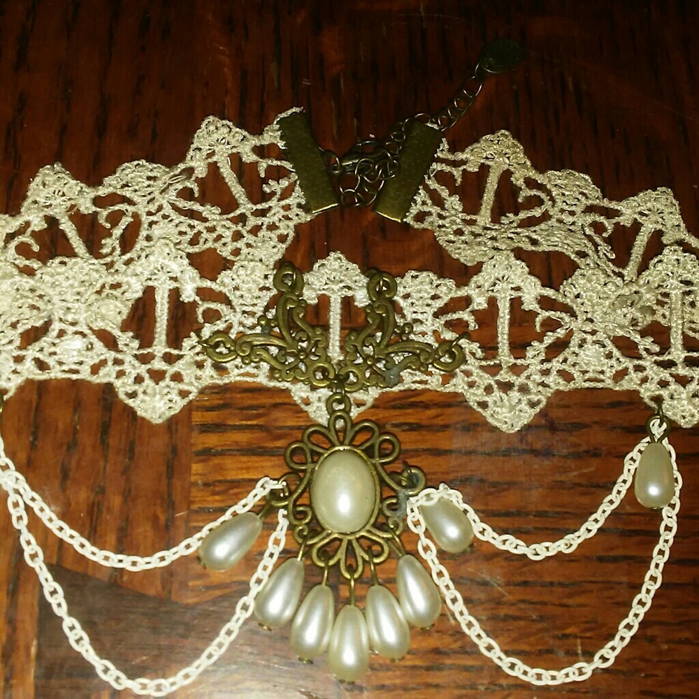 Vintage gothic choker