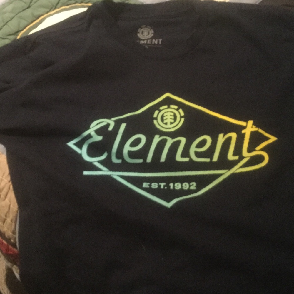Element tee