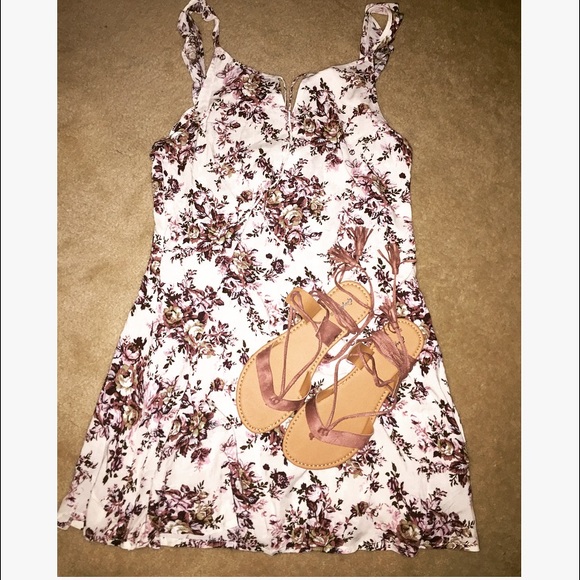 Elegant Floral Sundress - Picture 2 of 3