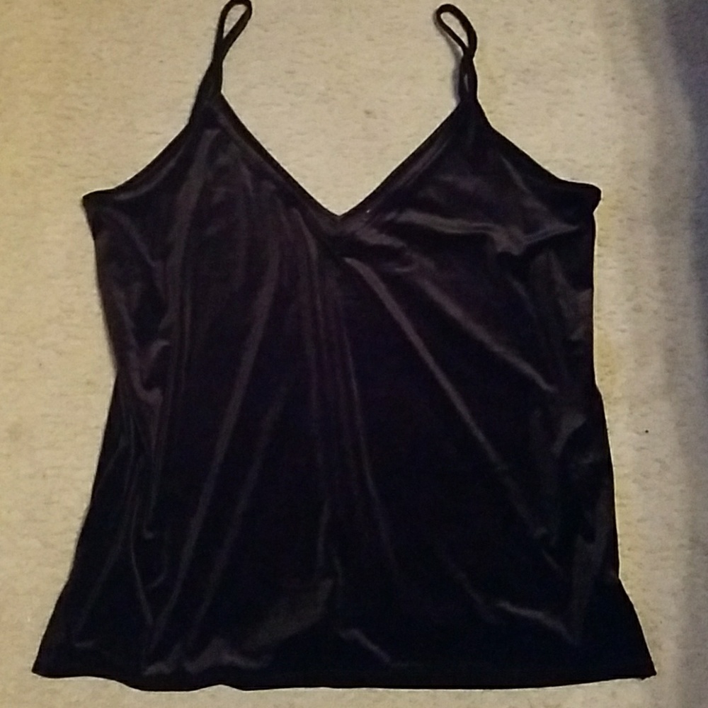 NWT Women's  Black Jack Top