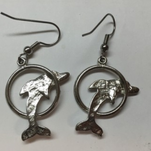 Dolphin earrings - Picture 2 of 2