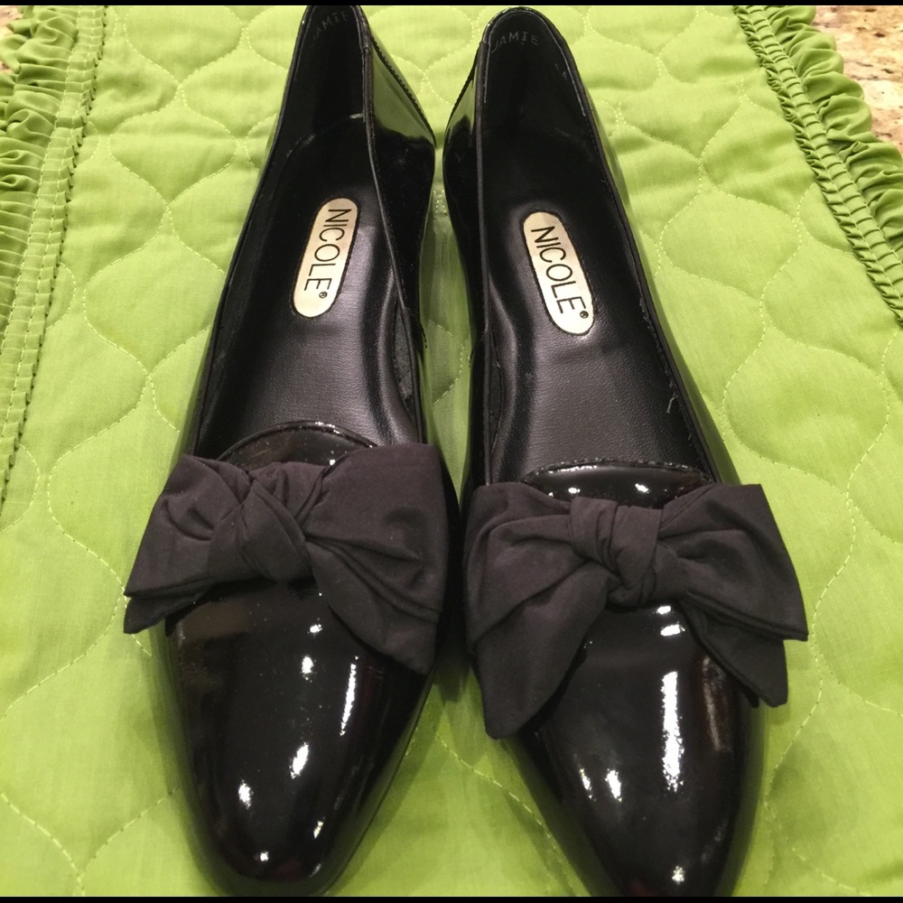 Black Patent Pointed Flat-B1