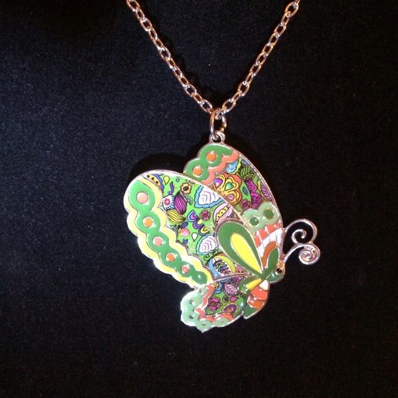 ENAMEL GREEN BUTTERFLY NECKLACE - Picture 2 of 4