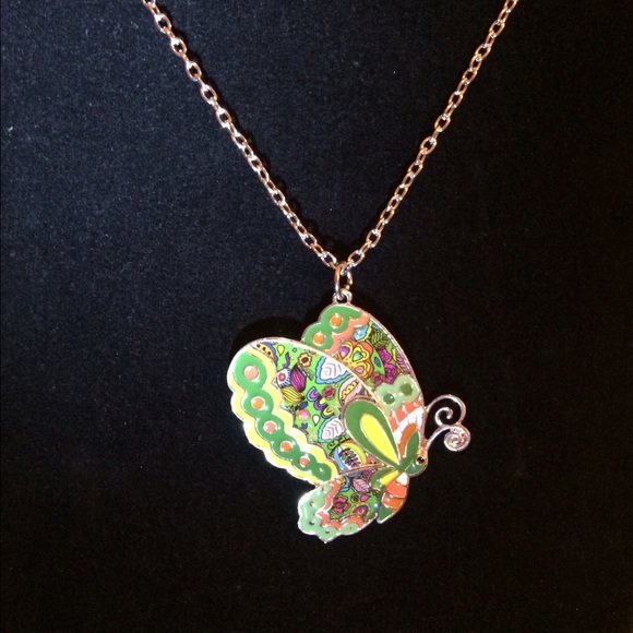ENAMEL GREEN BUTTERFLY NECKLACE - Picture 3 of 4