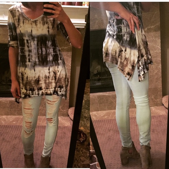 Tye Dye V Neck Tunic - Picture 5 of 5