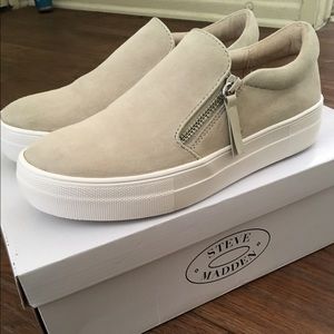 Steve Madden Bone Suede Slip-Ons