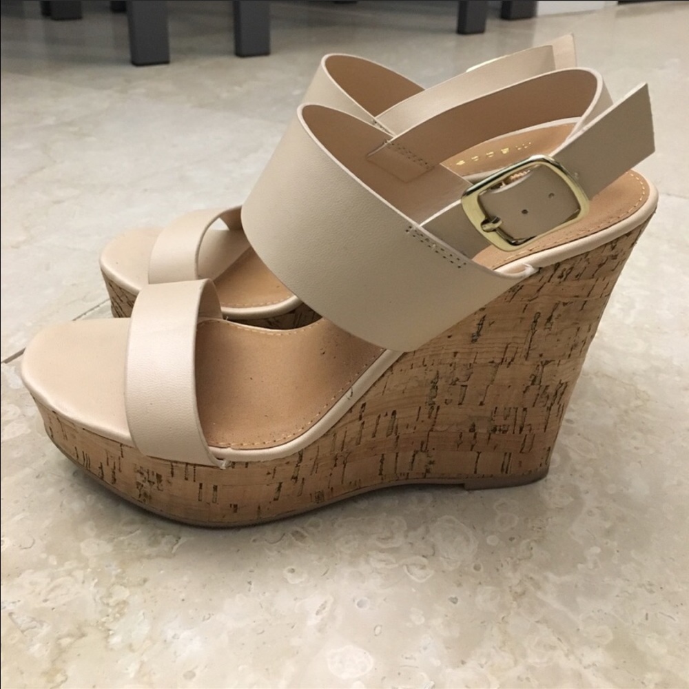Nude color wedges