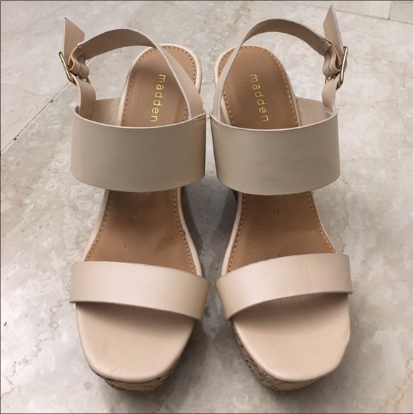 Nude color wedges - Picture 2 of 3