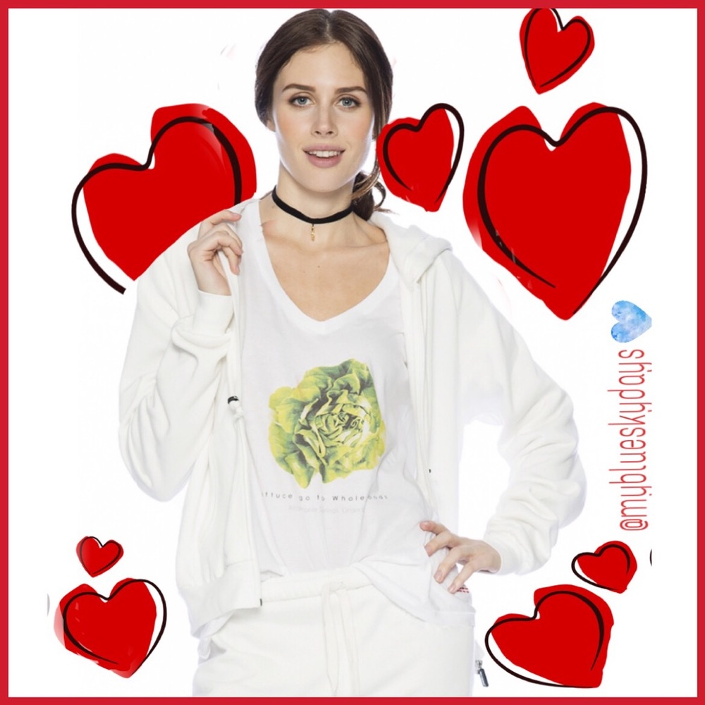 ✌🏼️❤️🌎loveable hoodie 🌎✌🏼️❤️