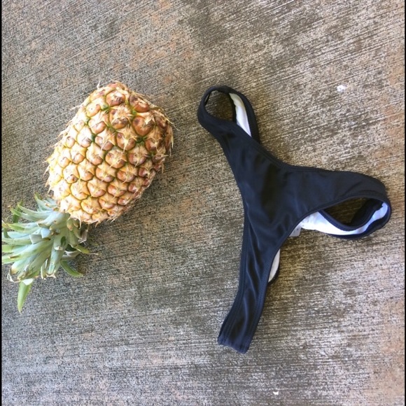 NWT• Cheeky Maui bikini bottom - Picture 3 of 7