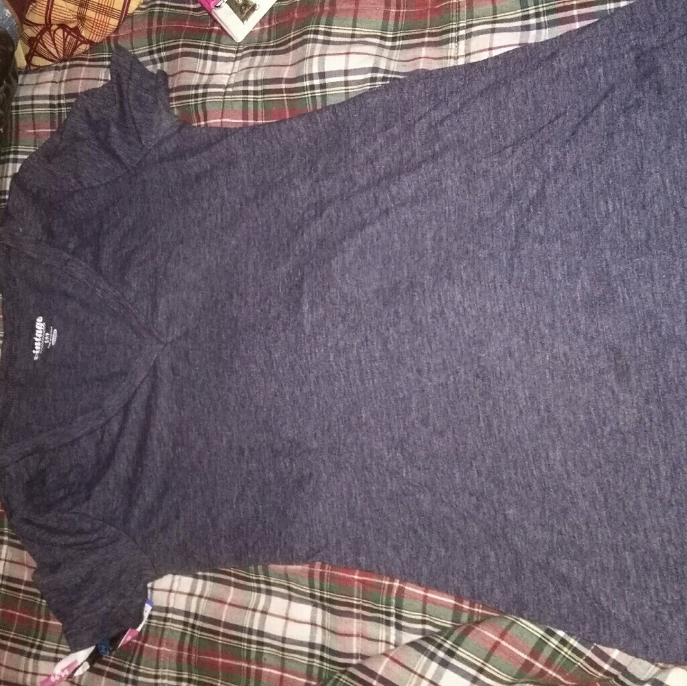 Old navy v neck t shirt