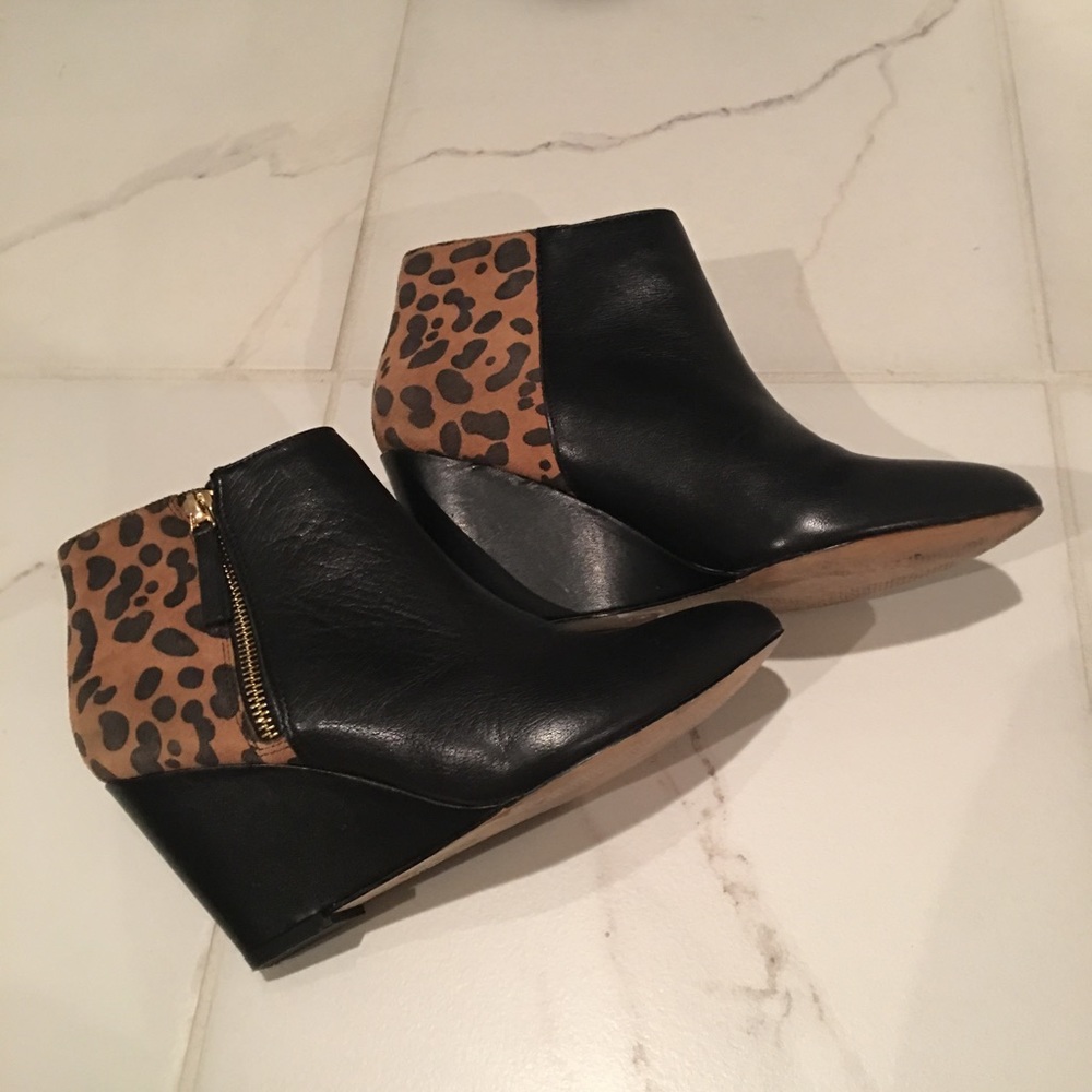 Dolce Vita leopard Booties•
