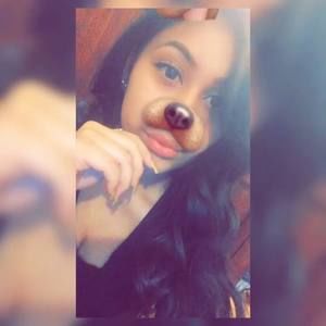 Meet your Posher, Dennise