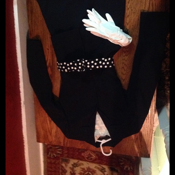 Gorgeous classic navy suit - Picture 2 of 6