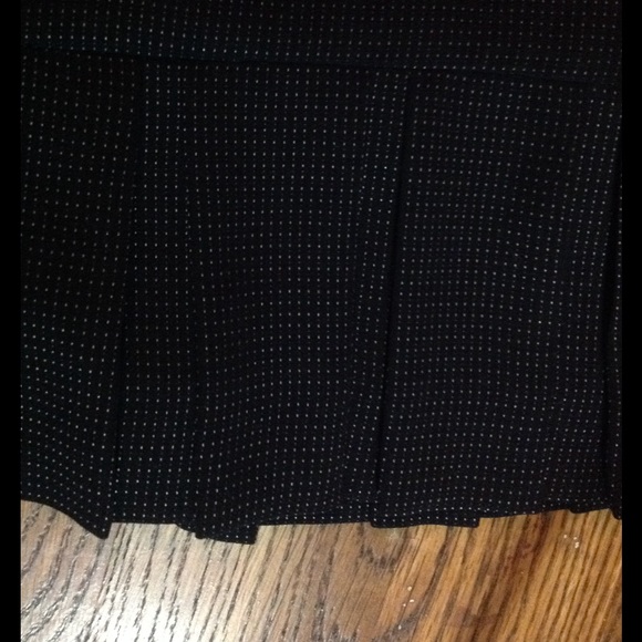 Gorgeous classic navy suit - Picture 5 of 6