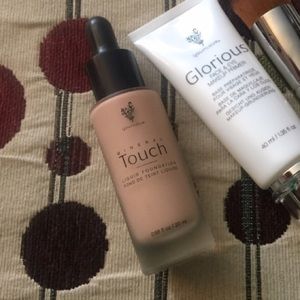 Younique Mineral Touch Liquid Foundation