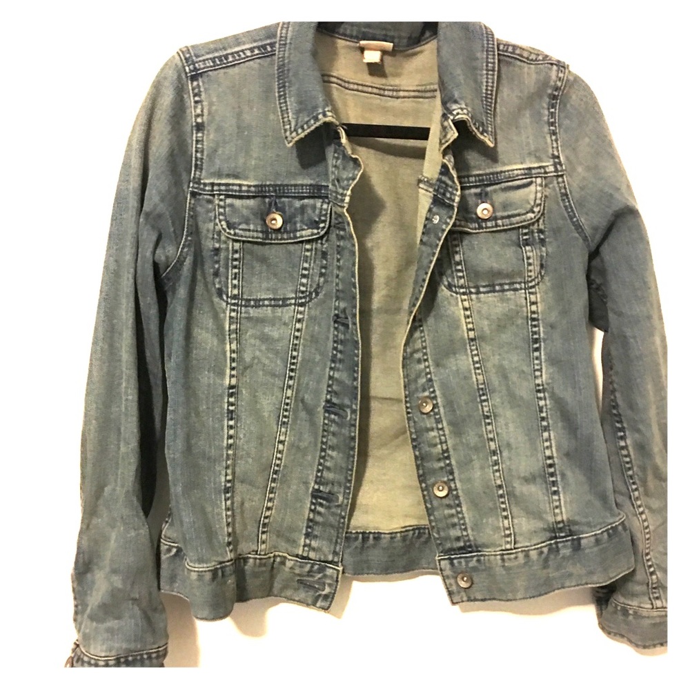 Jean jacket large merona. Great jacket for spring.