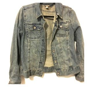 Jean jacket large merona. Great jacket for spring.