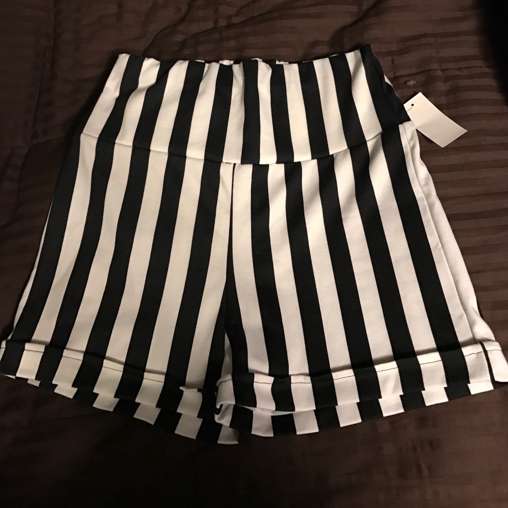 Black/white stripe shorts