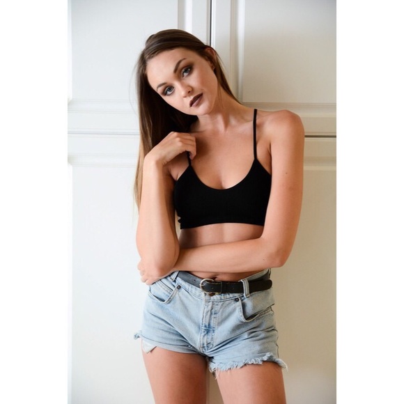 •LAST• Laced Racerback Bralette - Black - Picture 2 of 4