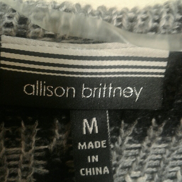 Cute cardigan 🚫trades🚫 - Picture 3 of 3