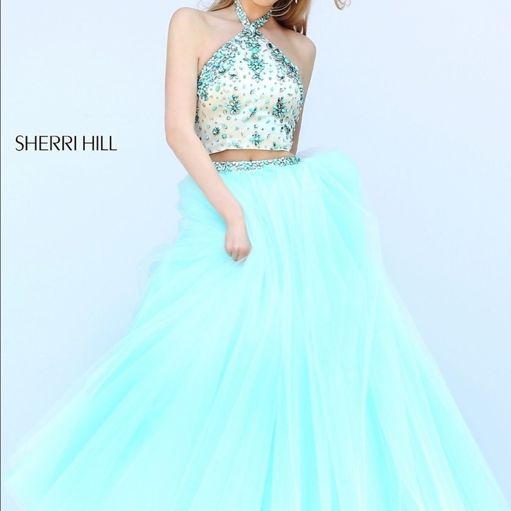 Sherri hill prom dress