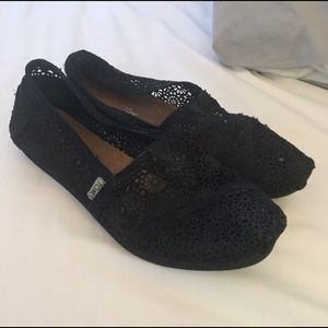 ❤Trade❤ lets trade. These are size 9.5/10 Toms