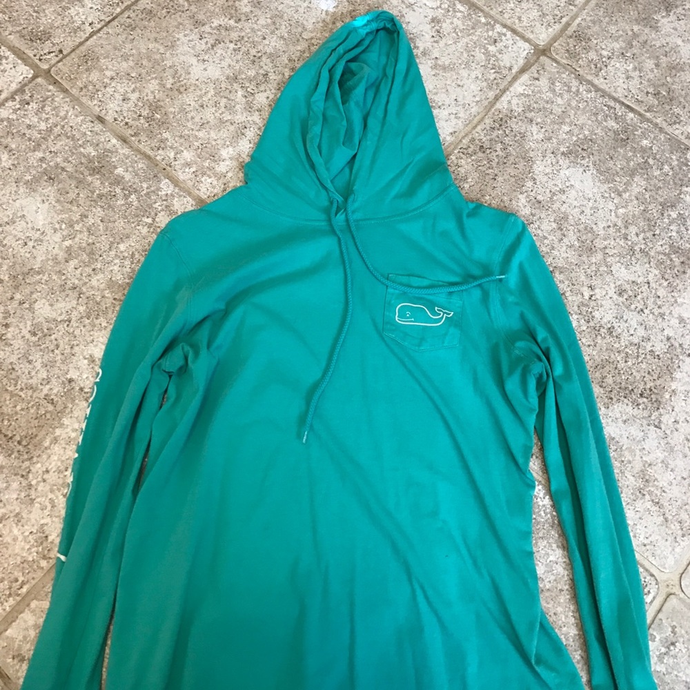 Vineyard vines top with a hood