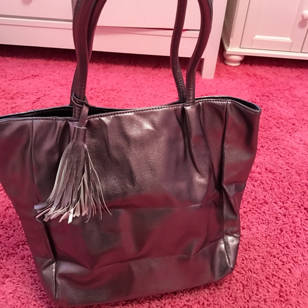 NWOT Never Used Metallic Tote/Beach Bag