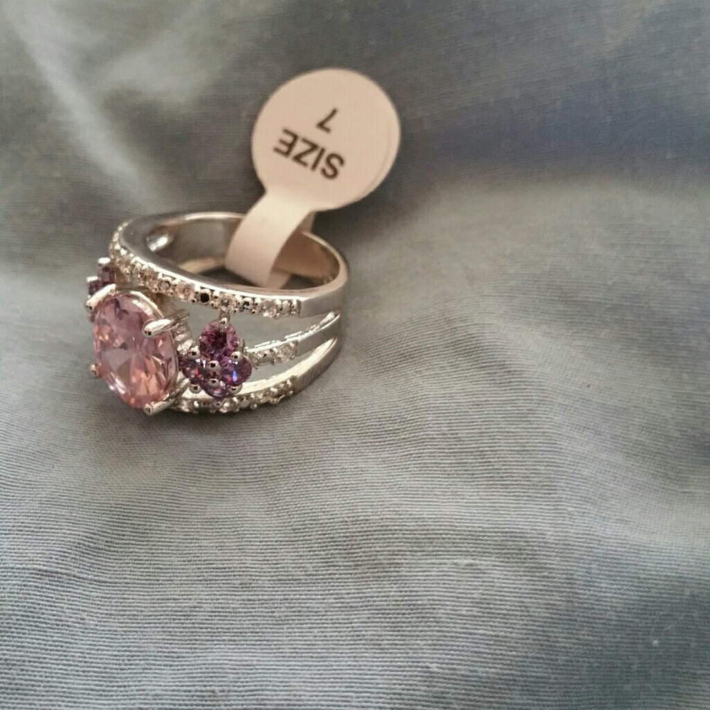 Ring - Picture 3 of 3