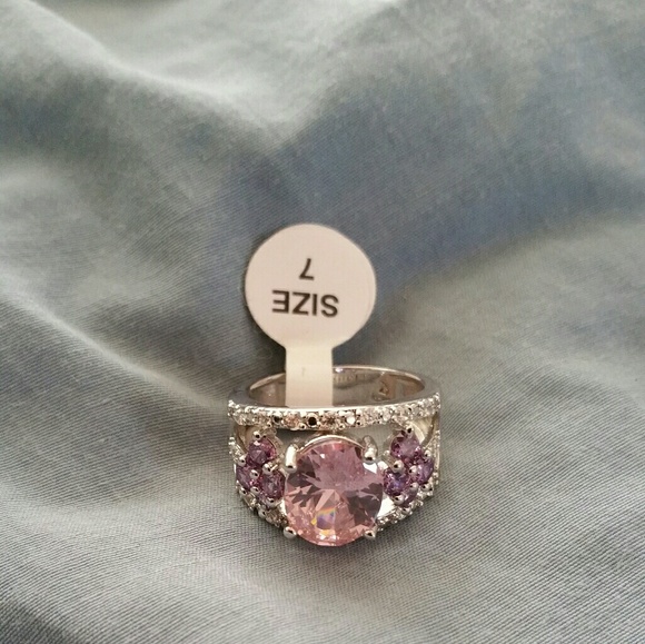 Ring - Picture 2 of 3
