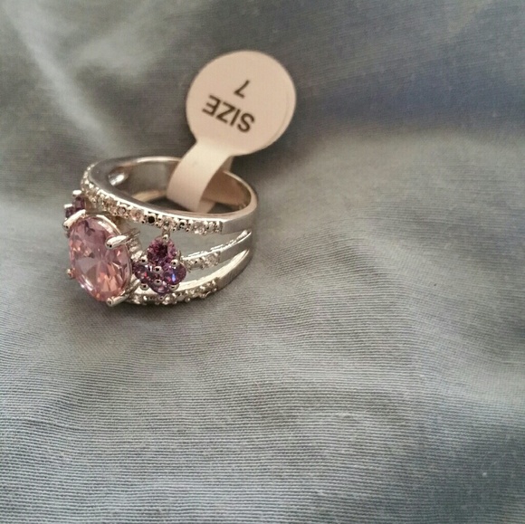 Ring - Picture 3 of 3