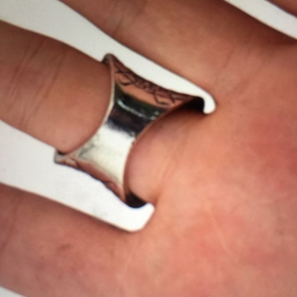 Carved Statement Ring - Picture 3 of 4