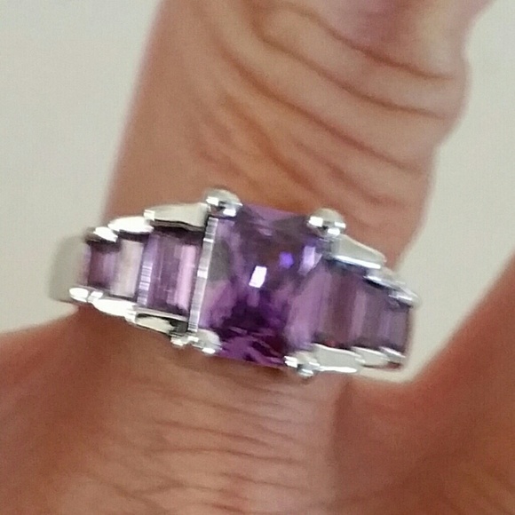 Ring - Picture 2 of 2
