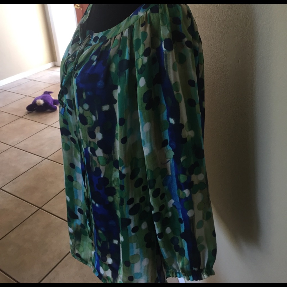 Blouse - Picture 2 of 3