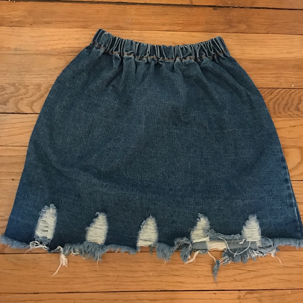 Stretchy denim skirt never worn